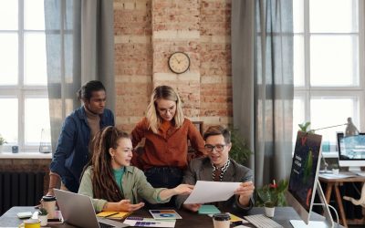 Quand le bad buzz devient un tremplin : Secrets des marques qui ont transformé la crise en opportunité